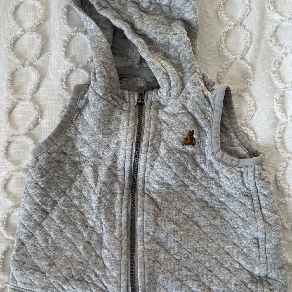 GAP Light Gray Quilted Baby Outfit - Picture 2 of 8